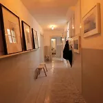 شقة Light Filled Spacious Penthouse In Centre