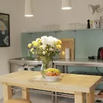 شقة Light Filled Spacious Penthouse In Centre شيبينيك