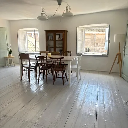 Apartman Light Filled Spacious Penthouse In Centre *