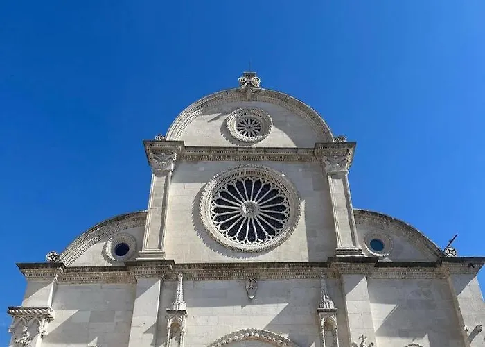 Lejlighed Light Filled Spacious Penthouse In Centre