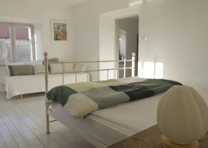 Light Filled Spacious Penthouse In Centre