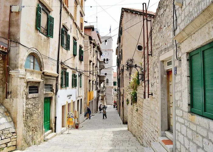 Light Filled Spacious Penthouse In Centre Appartement Šibenik